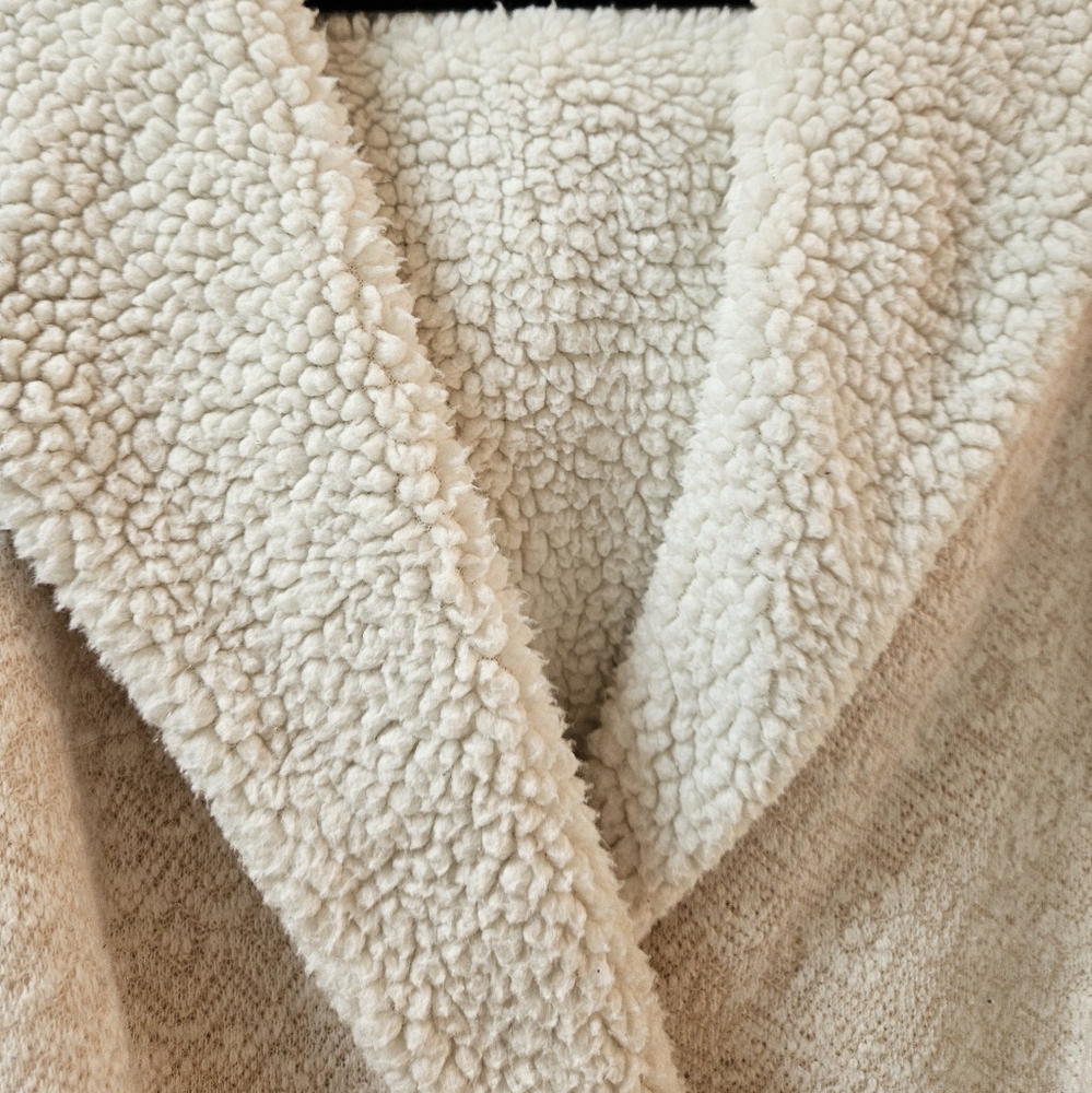 Anthropologie Saturday Sunday Plush Hooded Short Robe - Picture 7 of 11